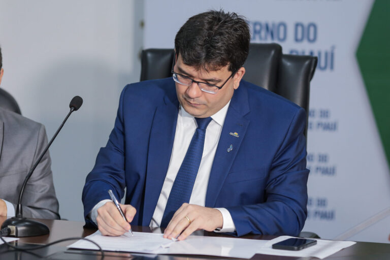 Rafael Fonteles anuncia pagamento da segunda bonificação do Fundeb até final de outubro