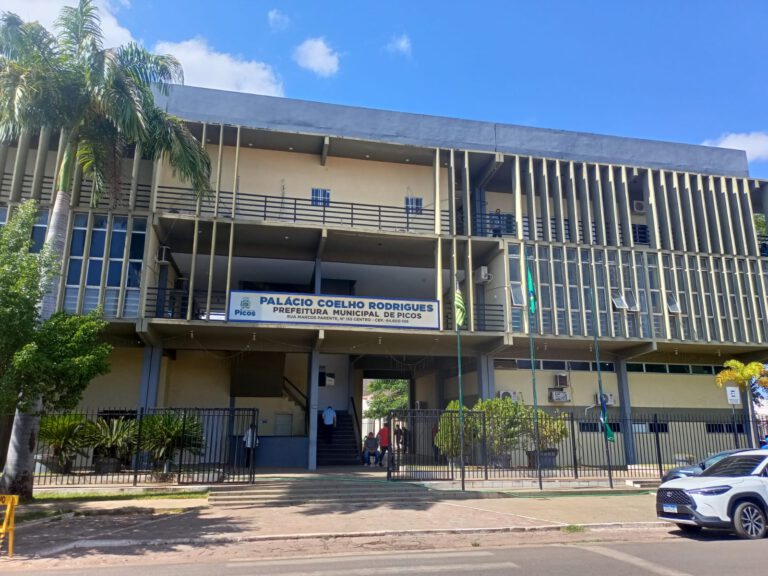 Prefeitura de Picos decreta ponto facultativo em 16 de Agosto