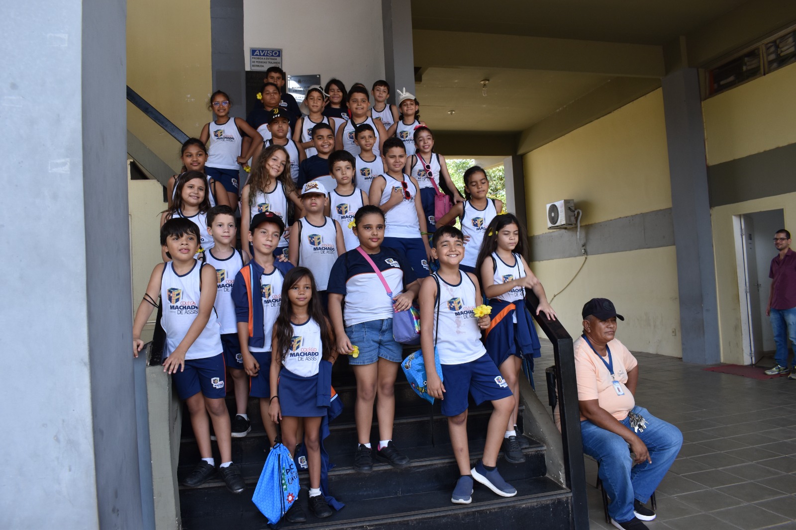 Picos: Alunos do Colégio Machado de Assis visitam dependências do Palácio Coelho Rodrigues