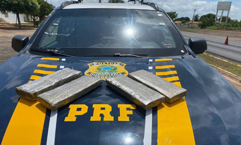 PRF em Picos apreende 3,3 kg de maconha e prende cinco pessoas por tráfico.