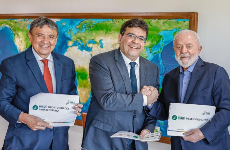 Rafael Fonteles apresenta a Lula projetos de hidrogênio e de intermodal