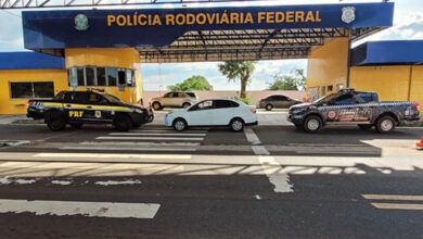 Veículo no posto da PRF em Valença do Piauí - Foto: PMPI