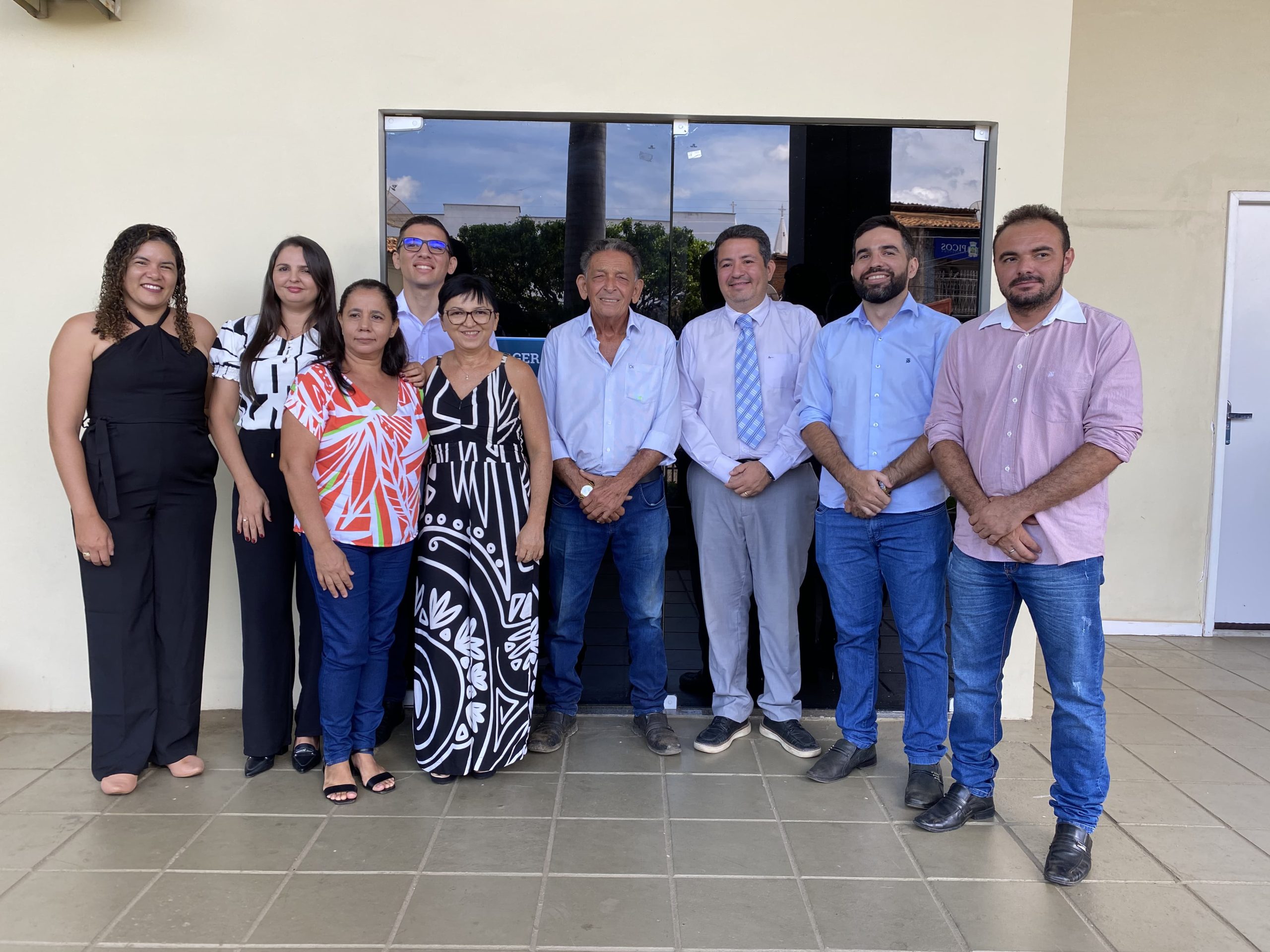 Prefeito Gil Paraibano empossa novos servidores públicos