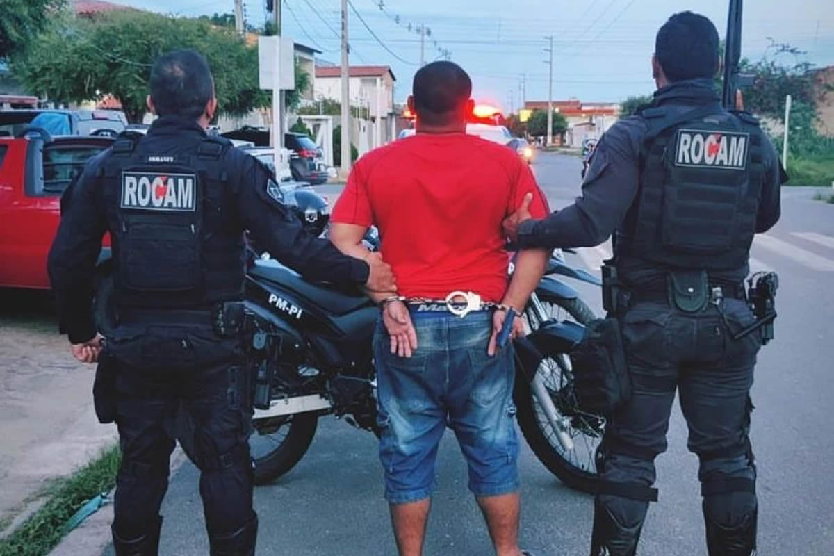 PM cumpre mandado e prende homem no centro de Picos