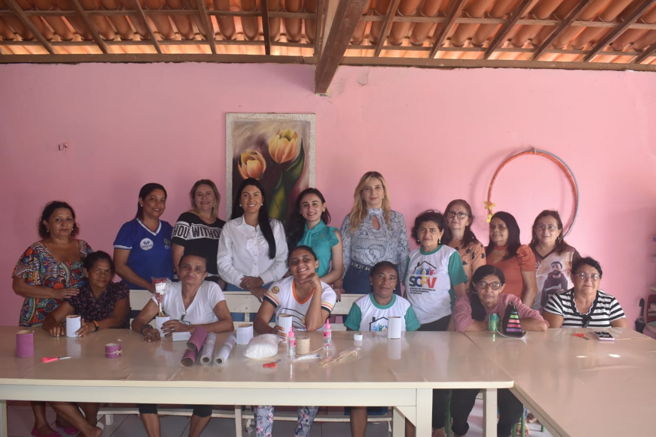 SEMTAS de Picos realiza oficina de artesanatos com mulheres participante do grupos SCFV e GDF