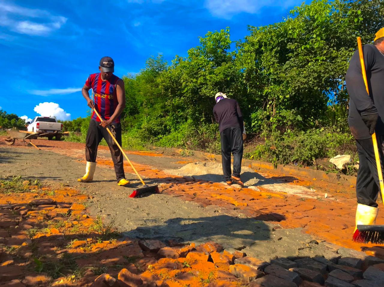 Prefeitura de Picos realiza obras de reparos e reestruturações nas ruas da cidade