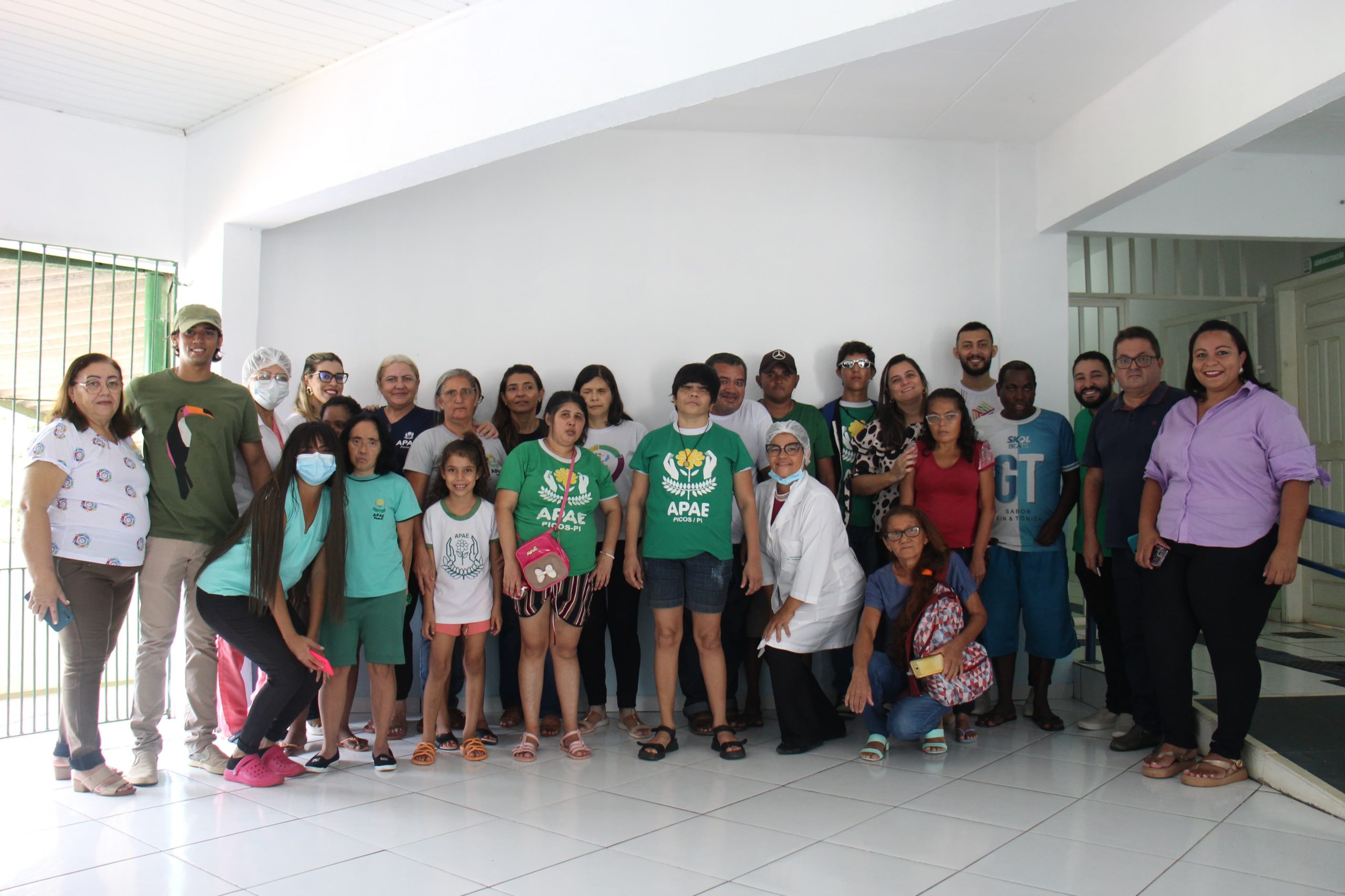 Saúde de Picos realiza imunização de alunos da APAE em alusão ao Dia Internacional da Síndrome de Down