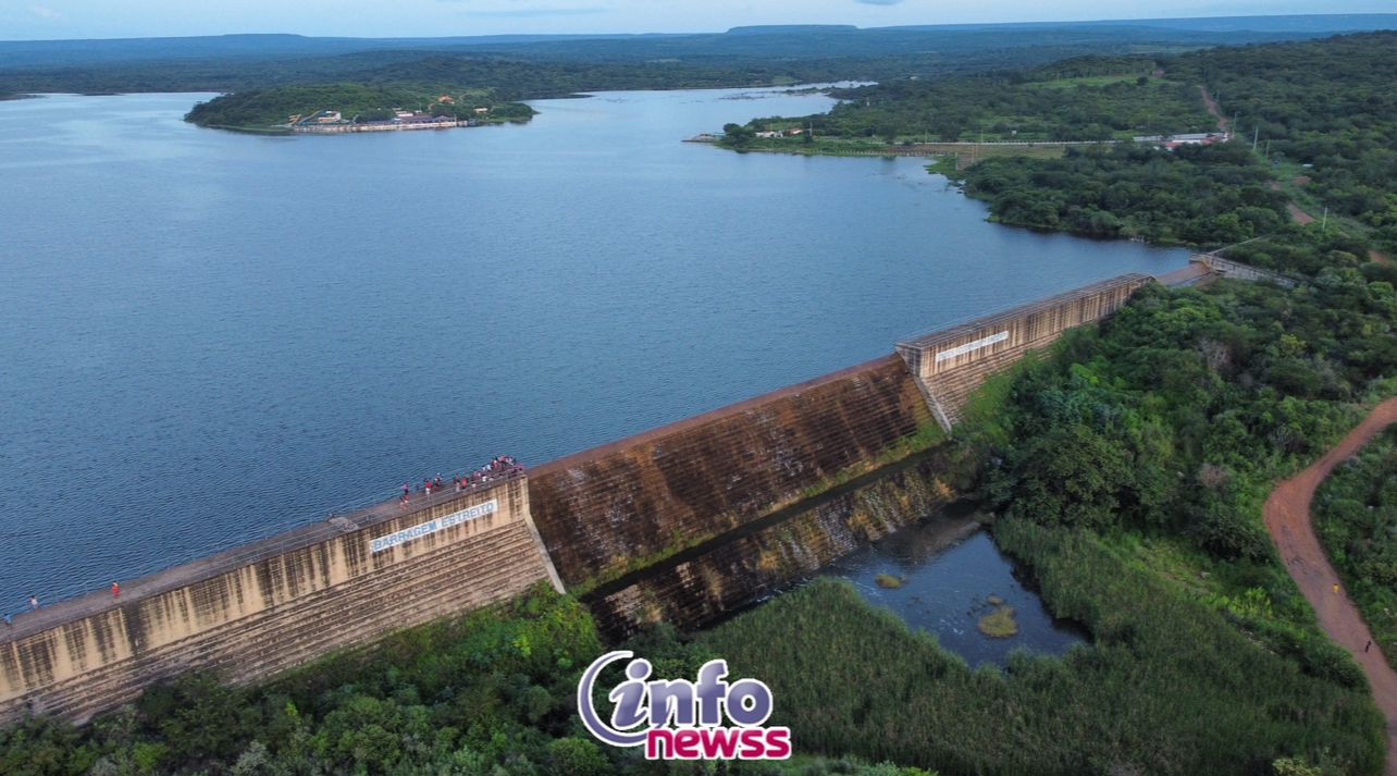 Barragem do Estreito em Francisco Macedo transborda após intensas chuvas