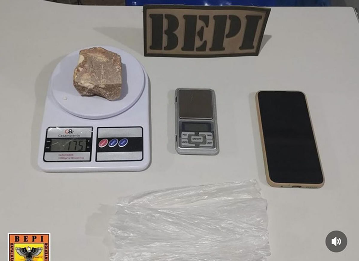 Operação policial descobre ponto de tráfico em casa abandonada em Picos