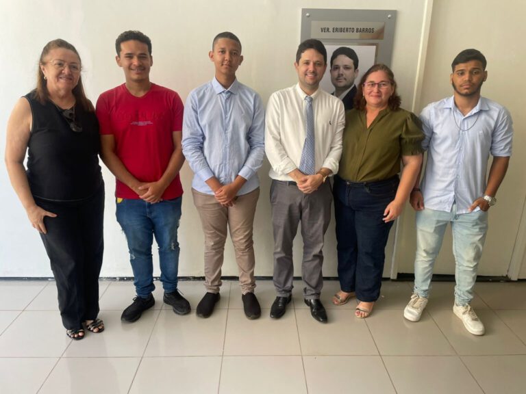Parlamento do Futuro: Estudantes do Colégio do Premem se tornam Deputados e visitam Câmara Municipal de Picos