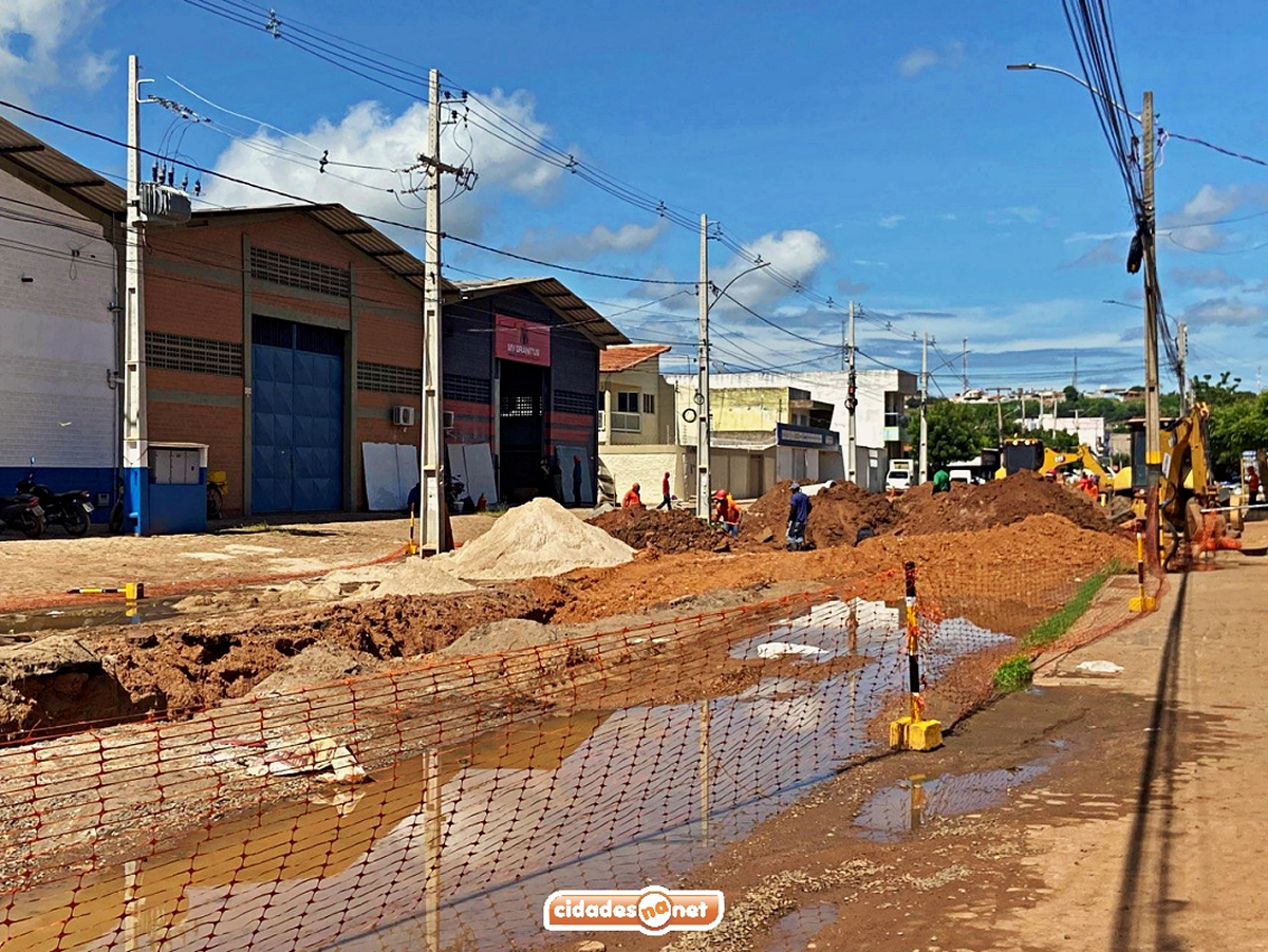 Comerciantes e moradores do bairro Ipueiras organizam manifestação contra transtornos de obra