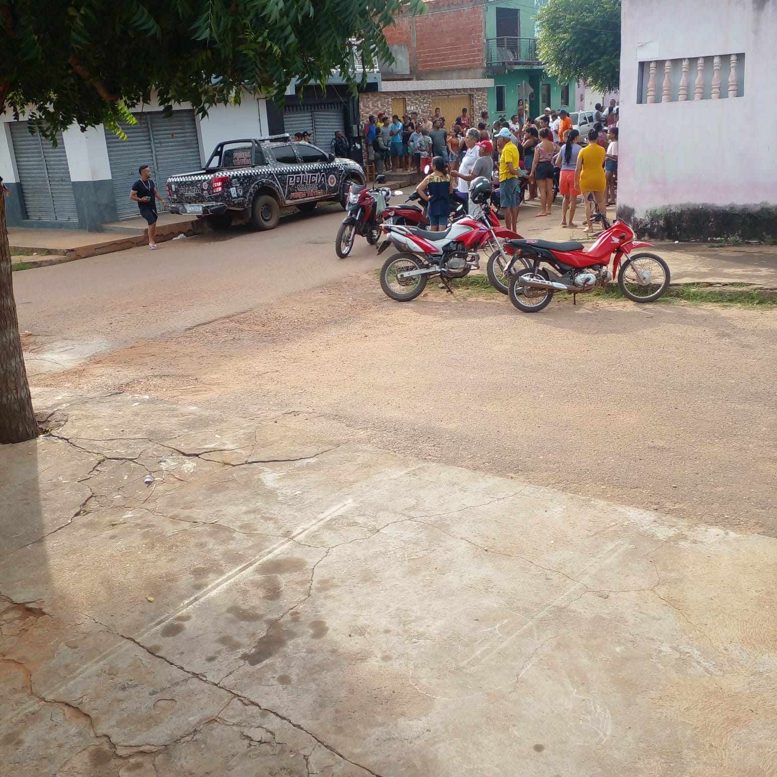 Picos: Homem é morto a tiros enquanto cortava o cabelo em barbearia no bairro Morada do Sol