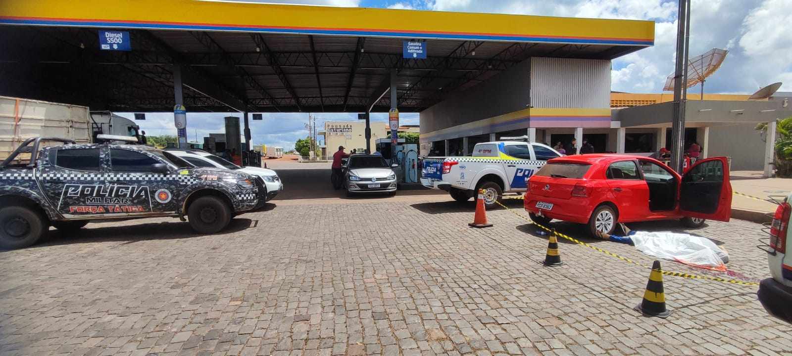 Dom Expedito Lopes: Duas pessoas são mortas a tiros em posto de combustíveis no Gaturiano