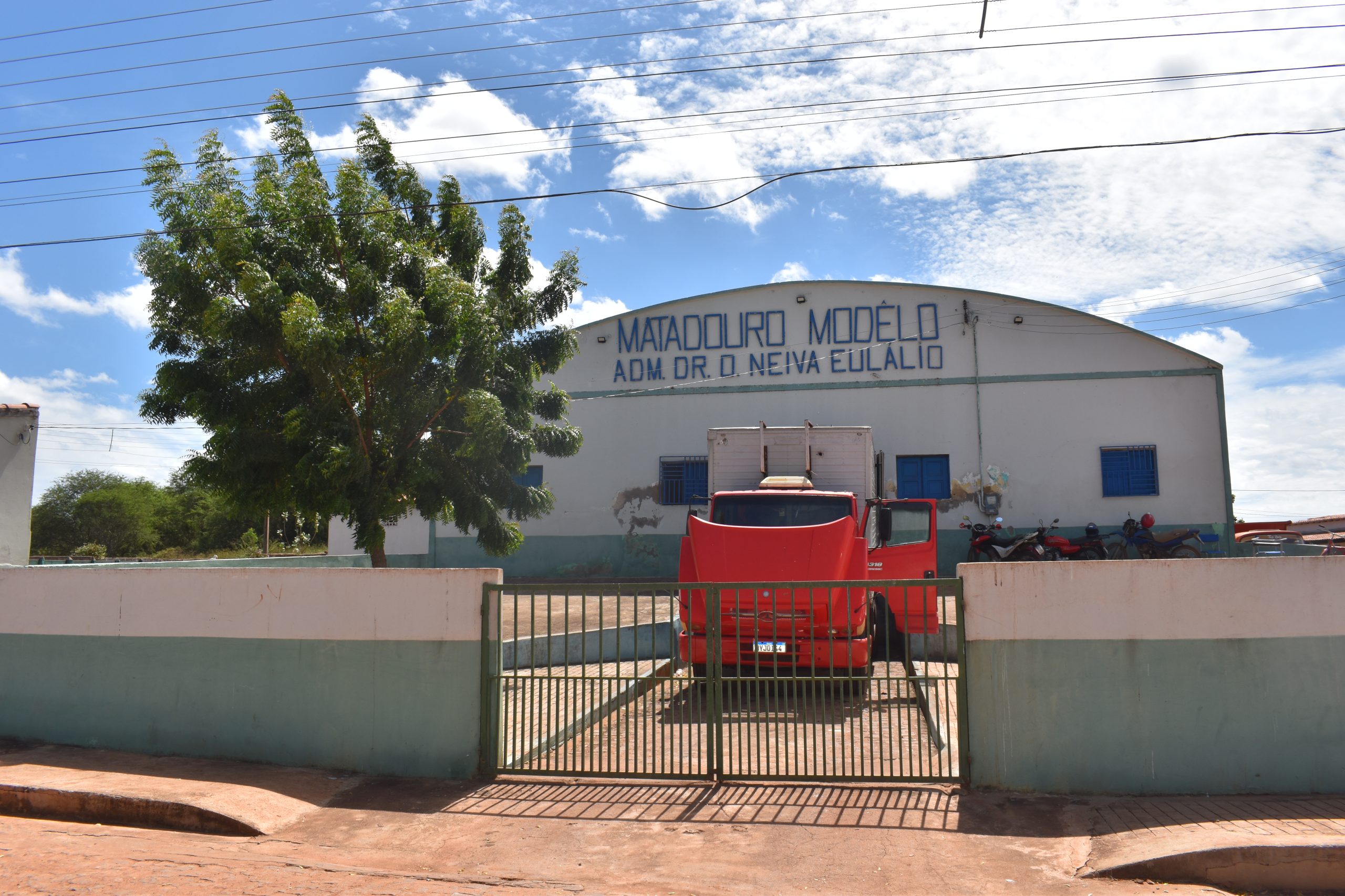 Prefeitura de Picos realiza reforma no Matadouro Municipal