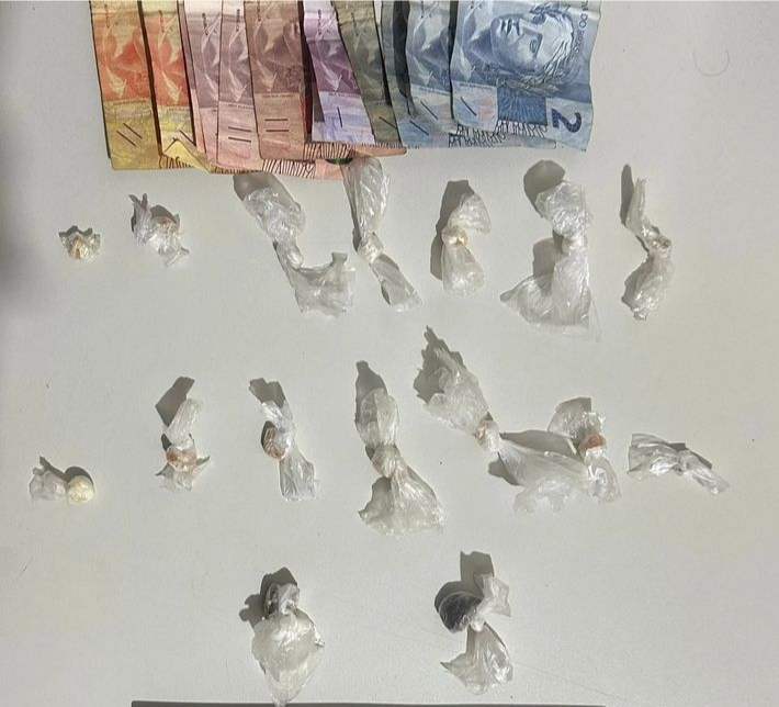 Polícia prende homem em posse de drogas no bairro Paroquial em Picos