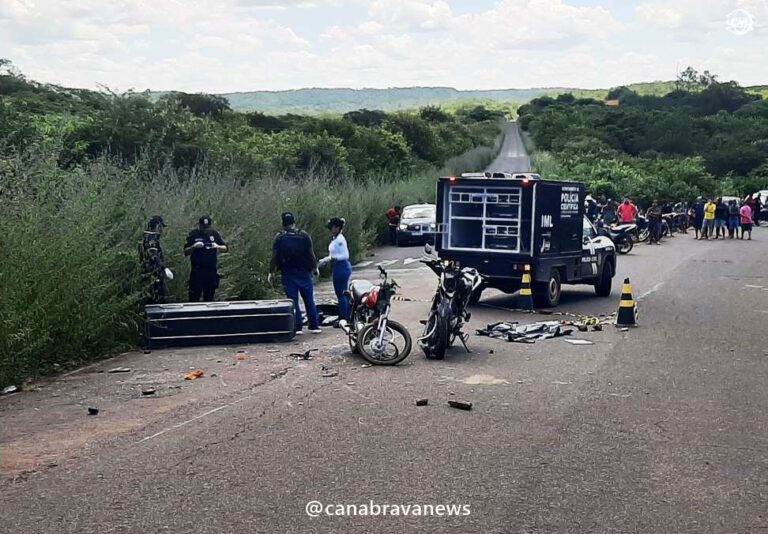 Colisão entre motocicletas deixa duas pessoas mortas na PI 238 em Bocaina