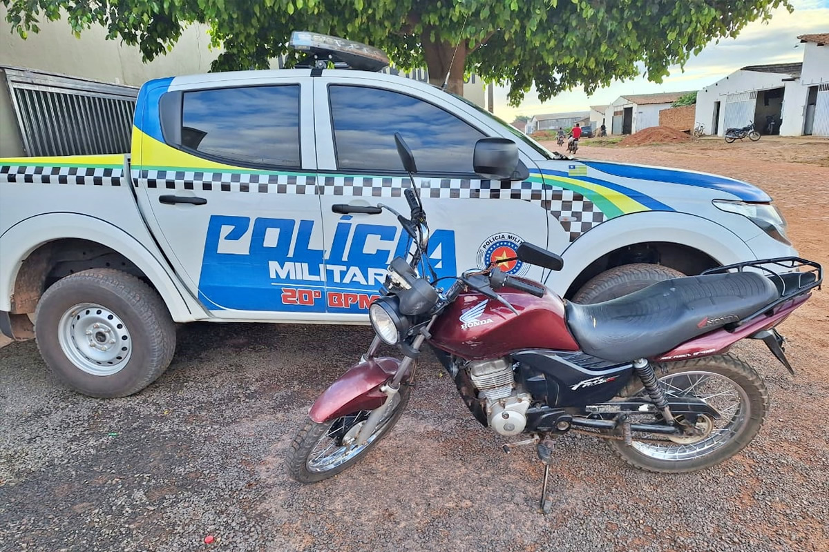Polícia Militar apreende motocicleta e condutor por direção perigosa em Marcolândia