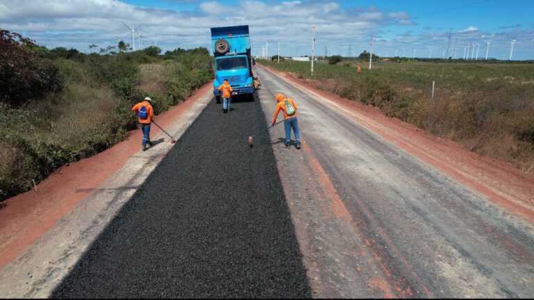 DER restaura rodovia que liga as cidades de Marcolândia e Simões