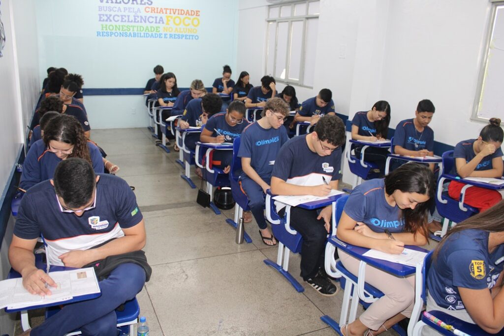 Alunos do Colégio Machado de Assis de Picos avaliam importância dos simulados como preparação para o ENEM