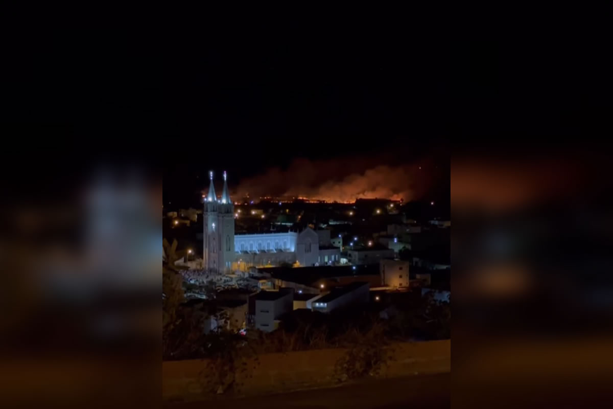 Incêndio na vegetação em bairros de Picos gera reações nas redes sociais