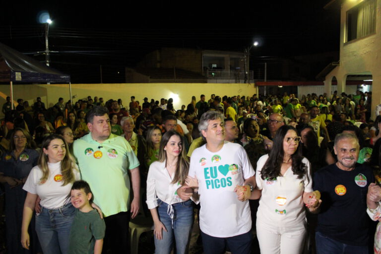 Hugo Victor lança campanha com presença de centenas de pessoas