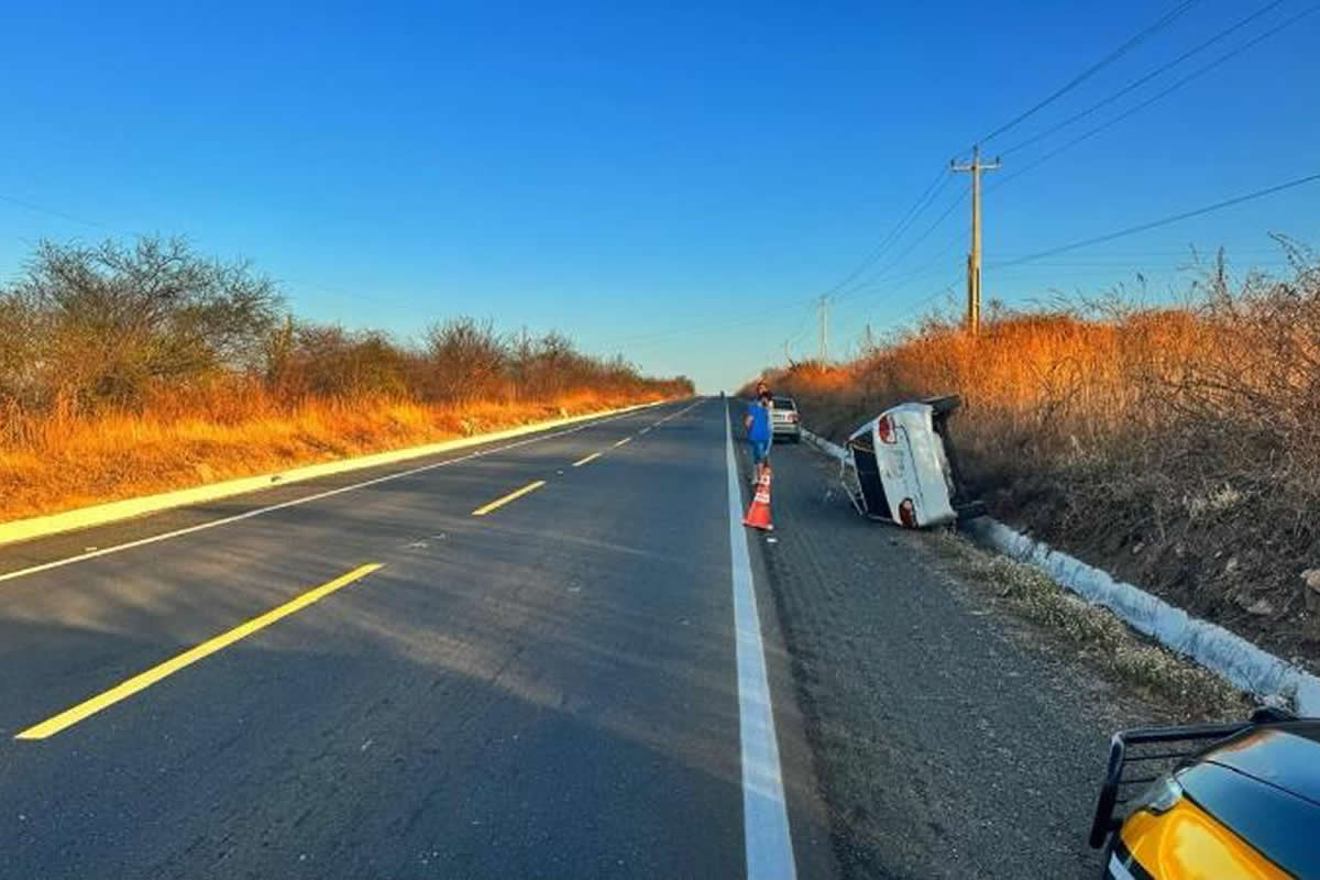 Carro capota na BR-316 em Alegrete do Piauí; PRF investiga o acidente