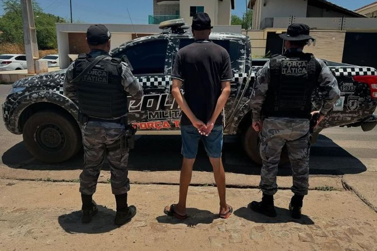 Polícia Militar apreende drogas e resgata adolescente em surto em Picos