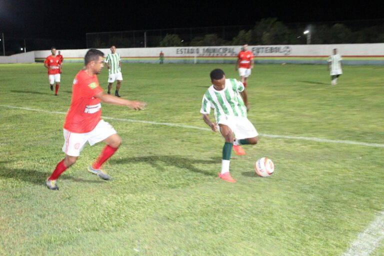 Dois jogos abrem torneio de futebol promovido pela Prefeitura de Ipiranga do Piauí; veja fotos