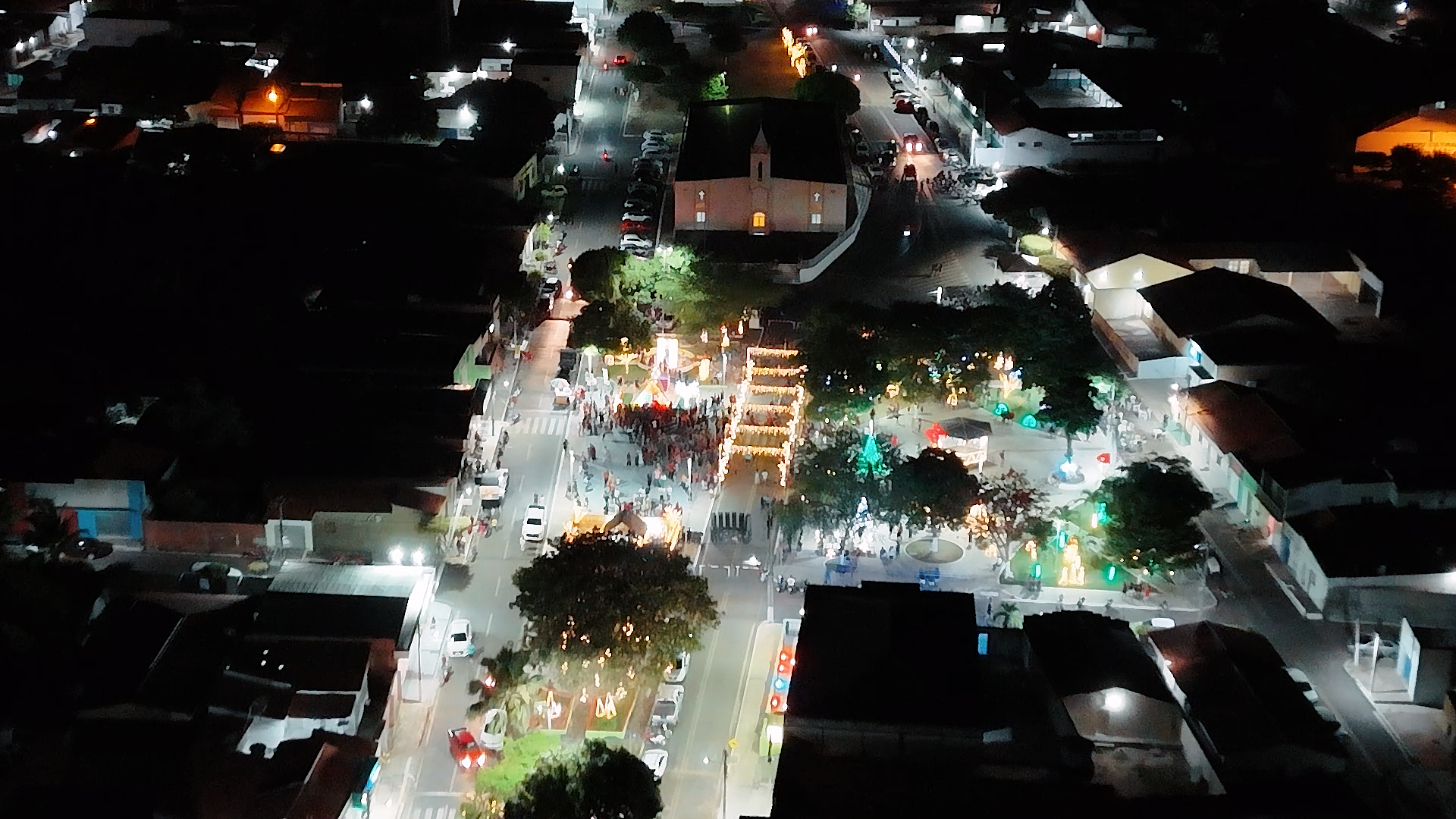 Prefeitura de Ipiranga do PI promove o “Natal da Gente” durante apresentação de decoração natalina