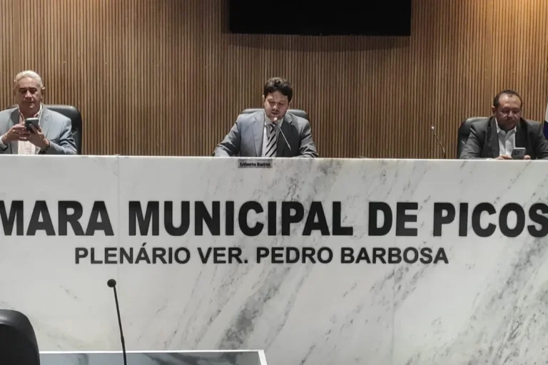 Câmara de Picos aprova por unanimidade o Abono-FUNDEB para profissionais da educação básica