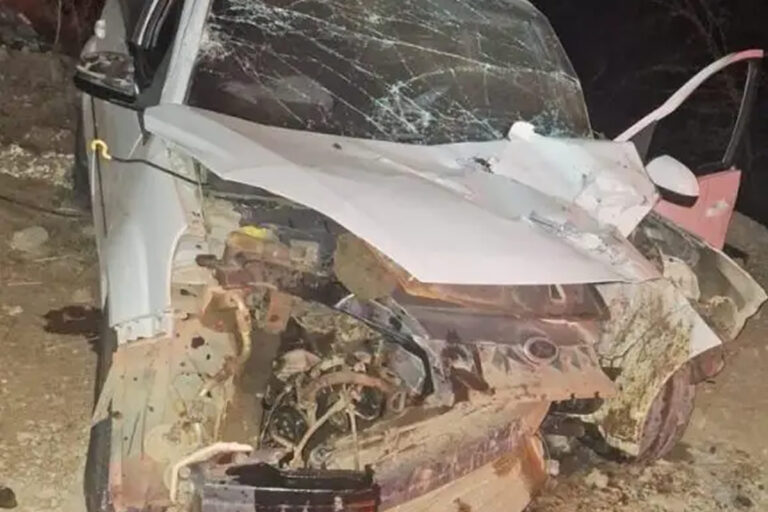 Motorista perde controle de veículo e colide com poste na PI-243 em Francisco Macedo