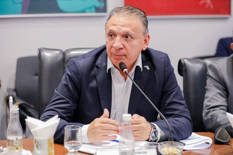 Secretário da Fazenda confirma reajuste salarial de 5,35% para servidores a partir de maio de 2025