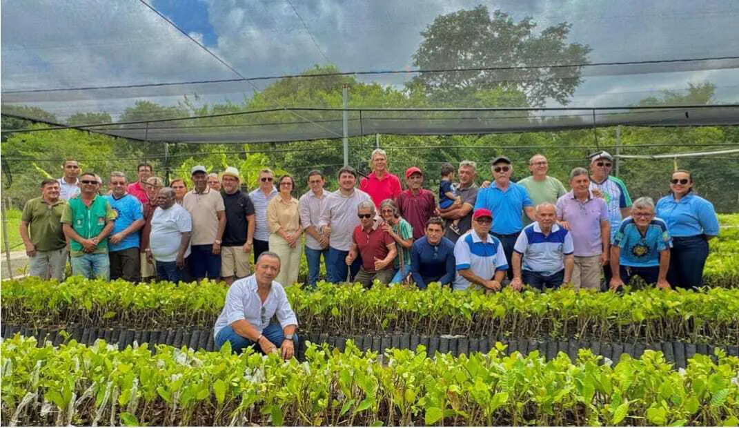 Ex-alunos do Colégio Agrícola de Teresina realizam visita técnica no Viveiro Municipal de Ipiranga do PI