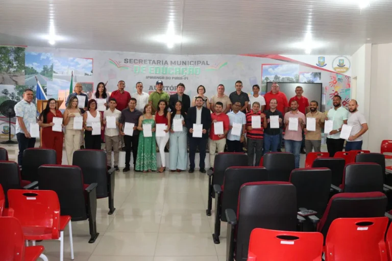 Prefeito Elvis Ramos empossa secretariado e reforça compromisso com o desenvolvimento de Ipiranga do Piauí