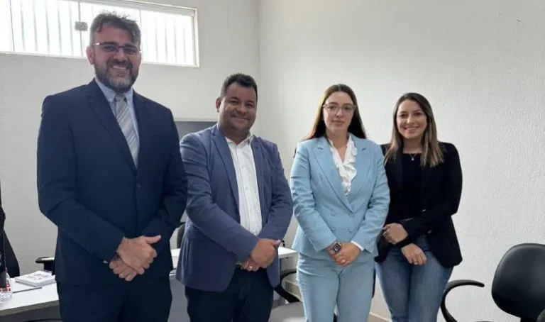 Prefeito de Geminiano discute dificuldades da transição em reunião com o Ministério Público