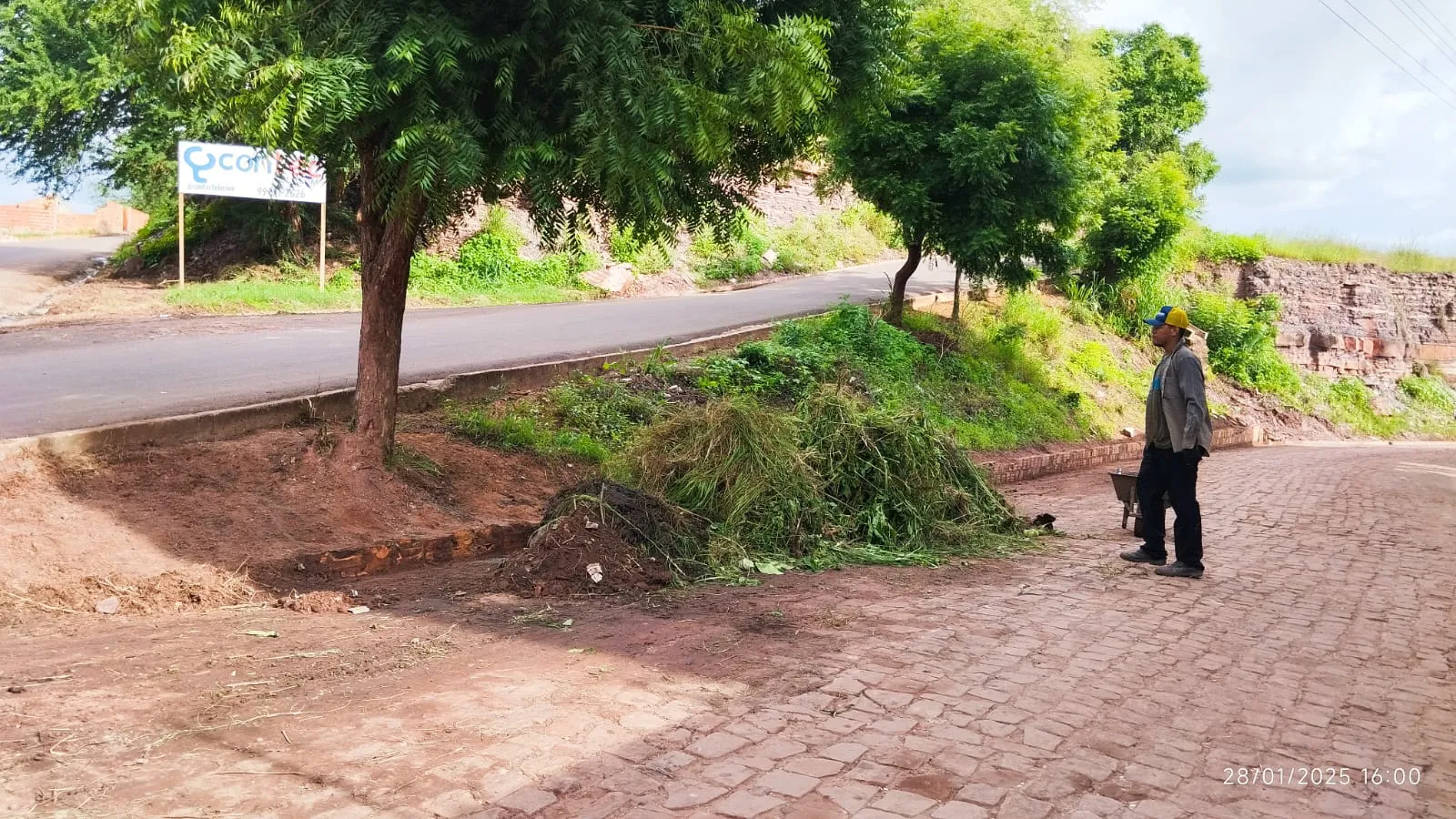 Secretaria de Limpeza Pública de Picos intensifica ação no bairro AABB