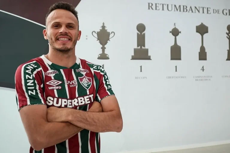 Fluminense anuncia contratação do picoense Renê para reforçar a lateral esquerda