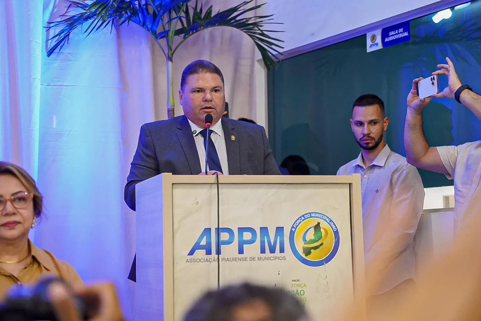 Prefeito de São José do Piauí repudia ação da PRF durante missa de São José