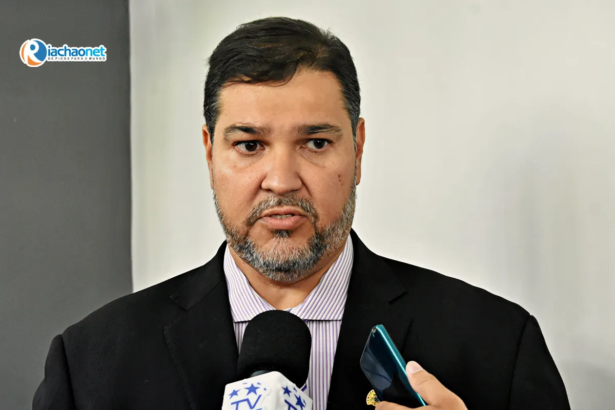 Rinaldinho destaca diálogo sobre projeto que regulamenta poluição sonora em Picos