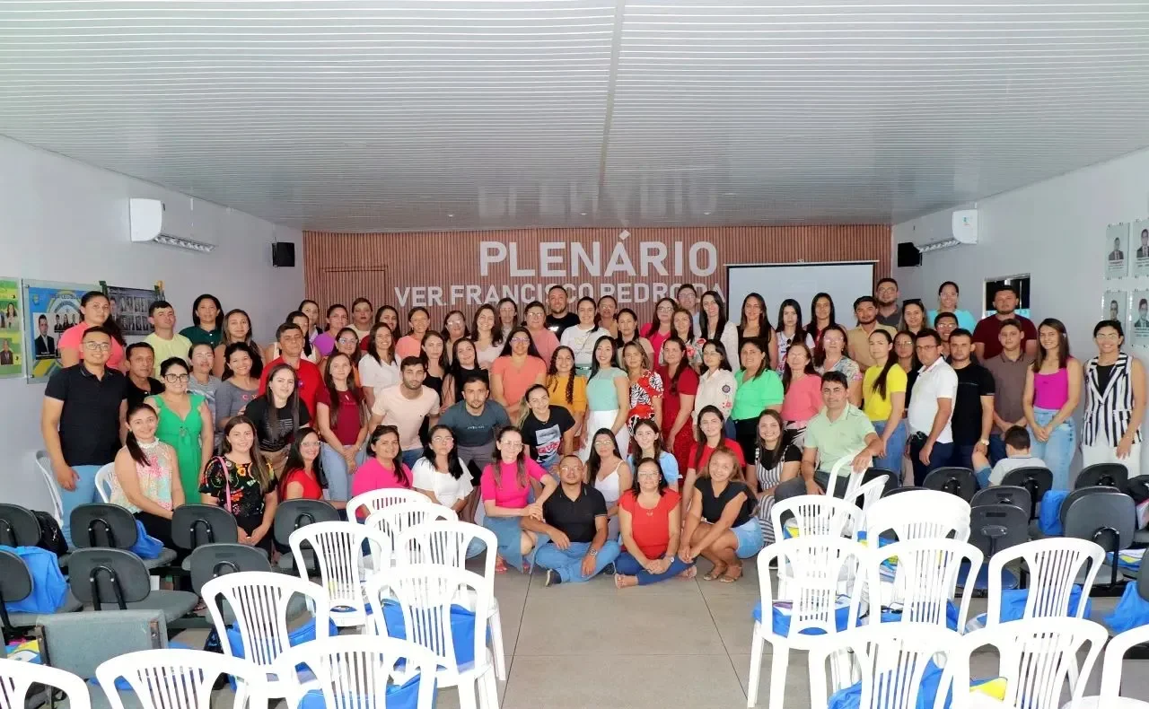 Educação de Vila Nova capacita professores para início do ano letivo 2025