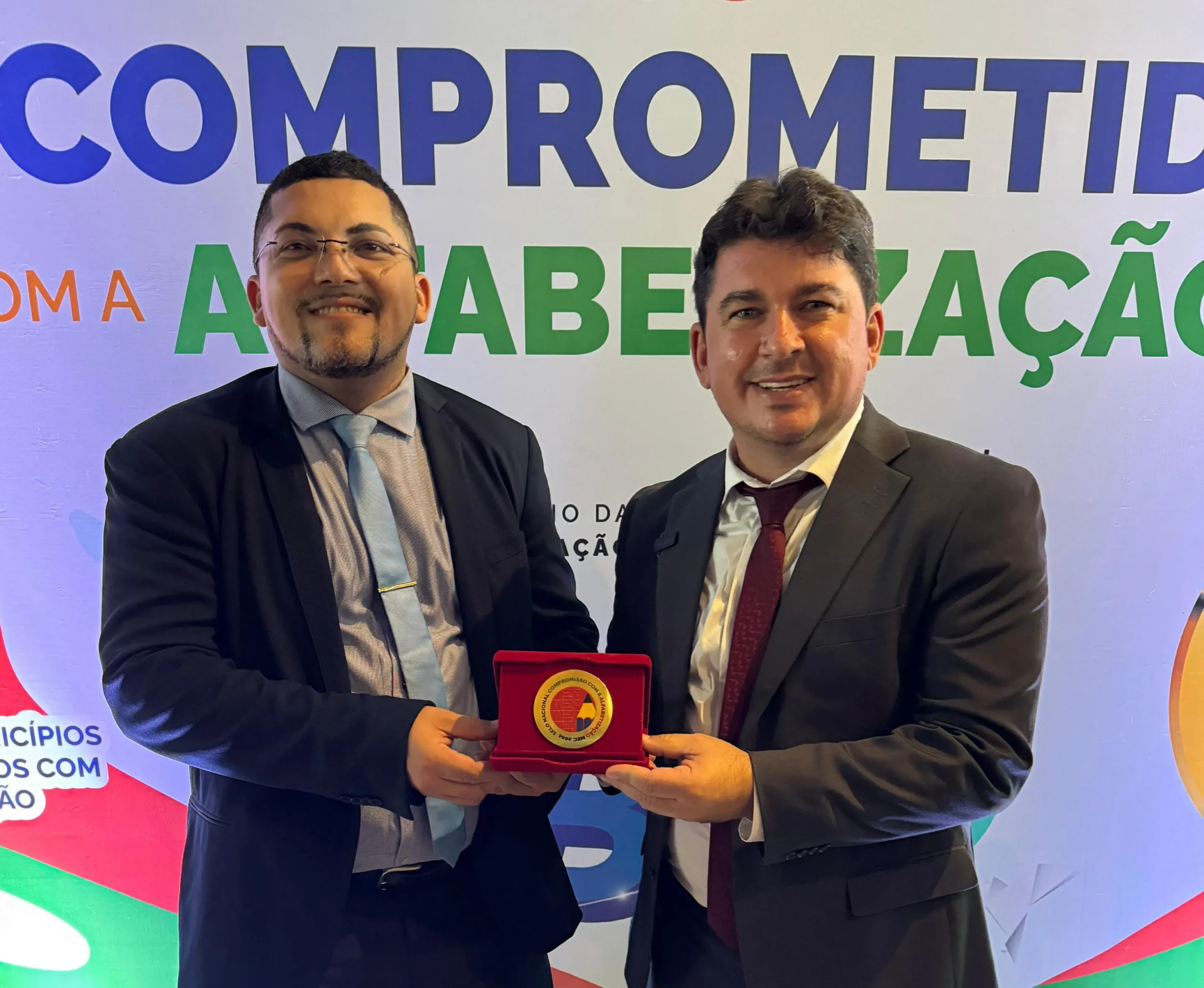 Ipiranga do Piauí recebe o Selo Ouro Nacional Compromisso com Alfabetização