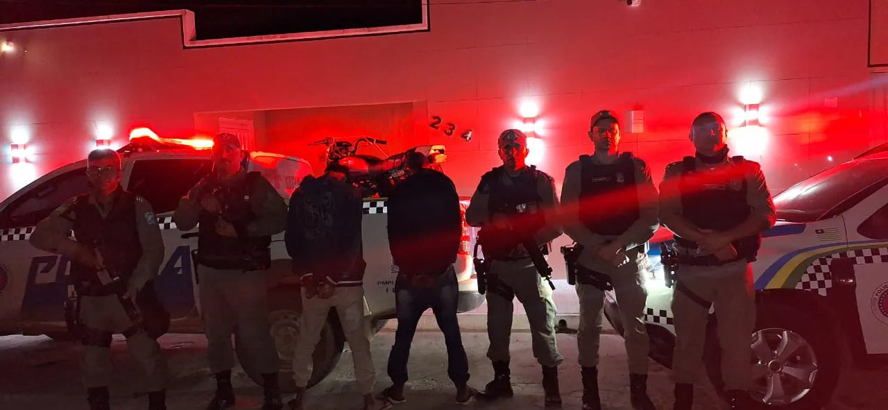 Polícia Militar prende suspeitos de assaltos em Simões e recupera celulares