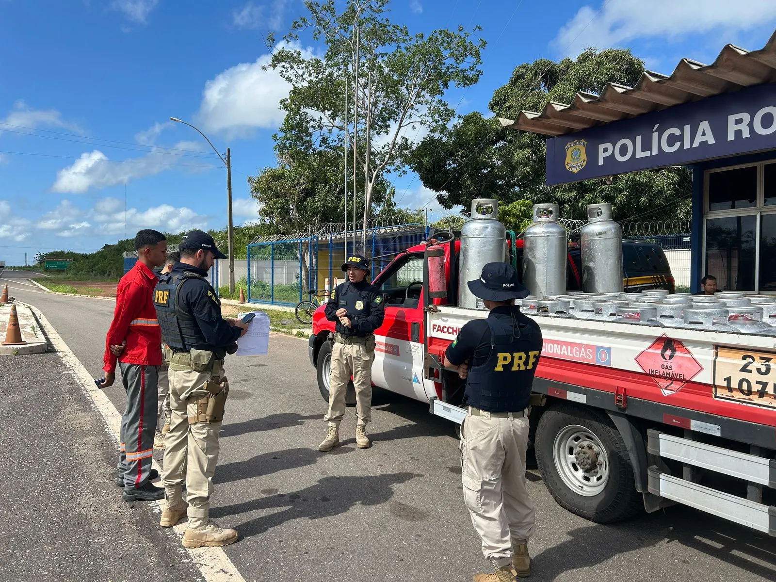 PRF intensifica fiscalização de produtos perigosos no norte do Piauí