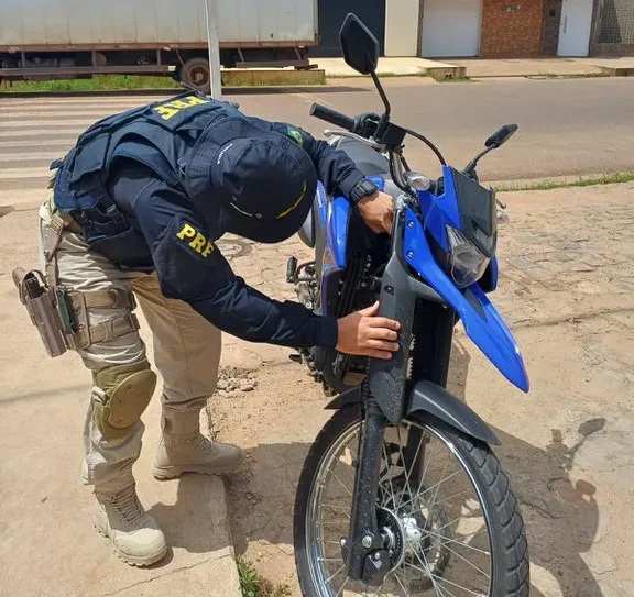 PRF apreende motocicleta com sinais de adulteração em Picos