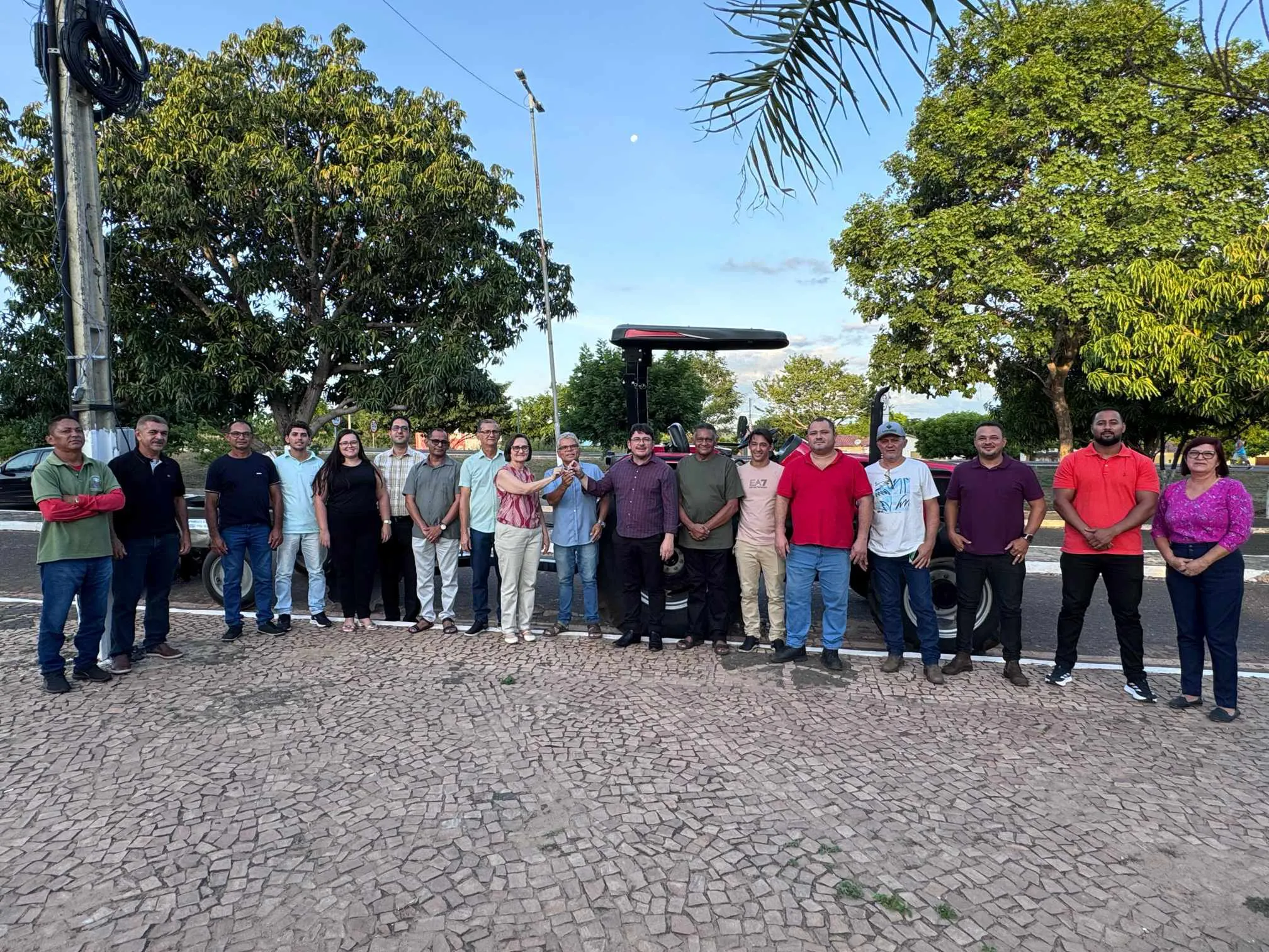 Ipiranga do Piauí é contemplado com trator agrícola e reforça apoio à agricultura familiar