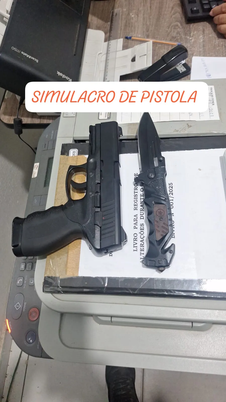 Polícia Militar do Piauí apreende simulacro de arma de fogo e canivete durante abordagem em bar de Oeiras