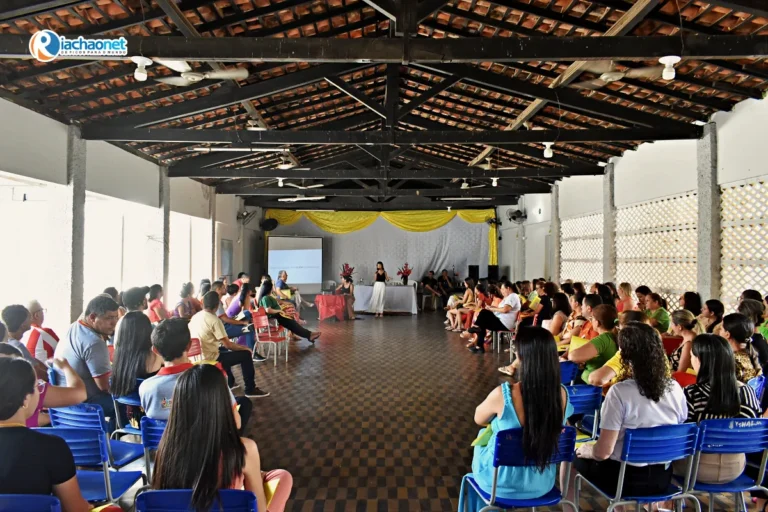 Prefeitura de Santo Antônio de Lisboa promove palestra sobre saúde mental na escola; veja fotos