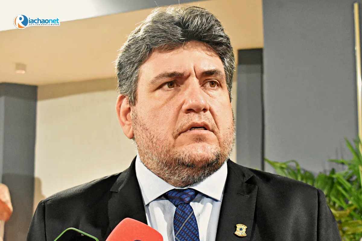 Hugo Victor solicita reforma de quadras das Pedrinhas