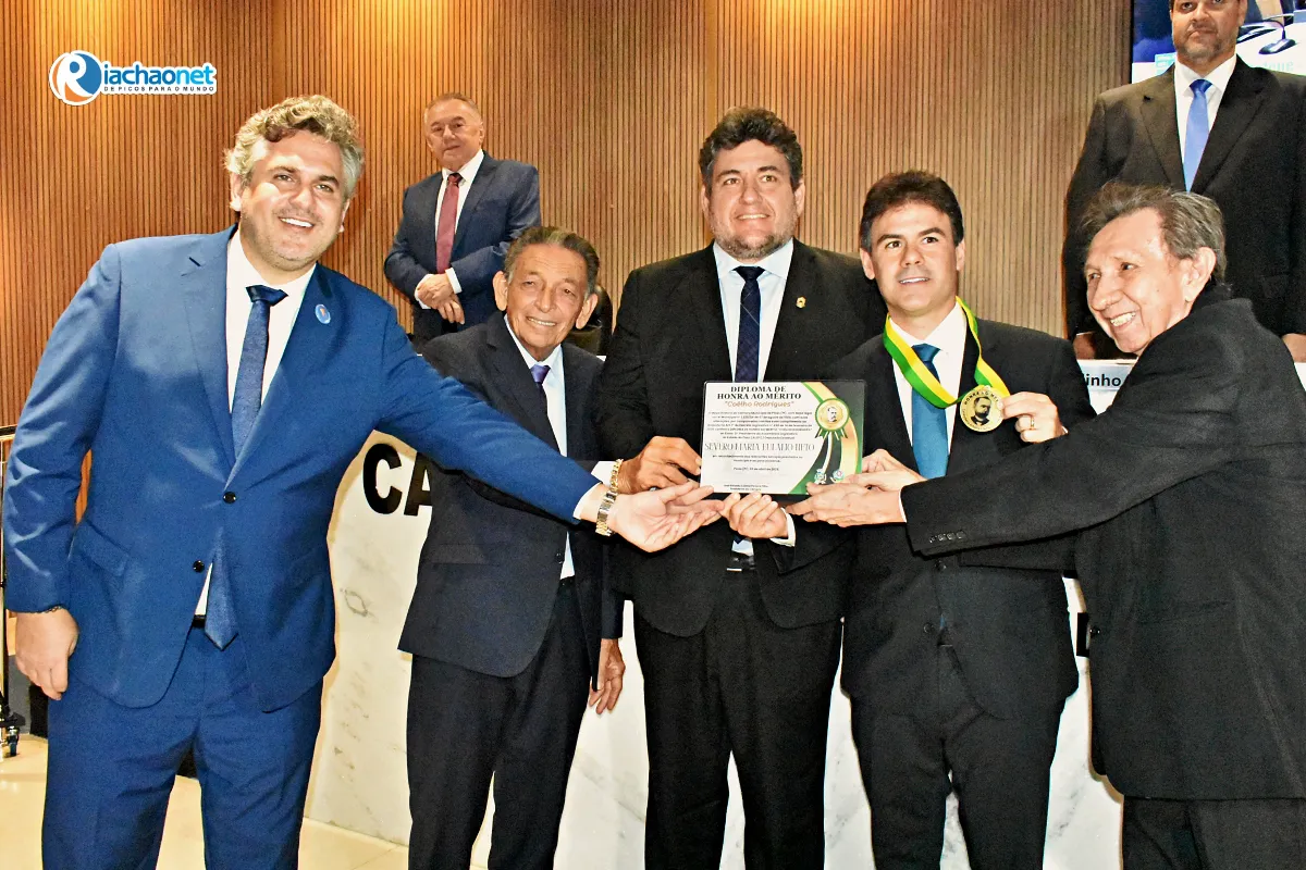 Picos: Severo Eulálio recebe Medalha do Mérito Coelho Rodrigues em Sessão Solene