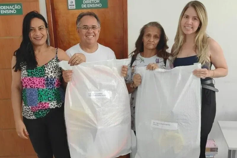 Educação de  Picos inicia distribuição de materiais esportivos para escolas